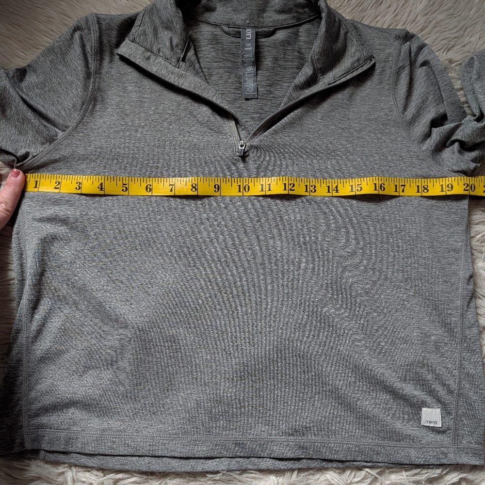 EUC Vuori Crescent Half Zip Pullover in Heather Gray - Picture 9 of 16